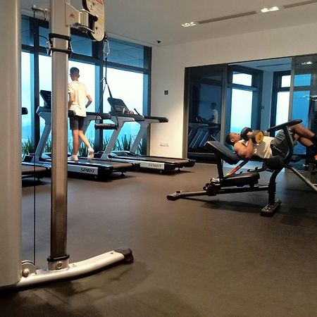 Astra @ Eaton Residences Kl Куала Лумпур Екстериор снимка
