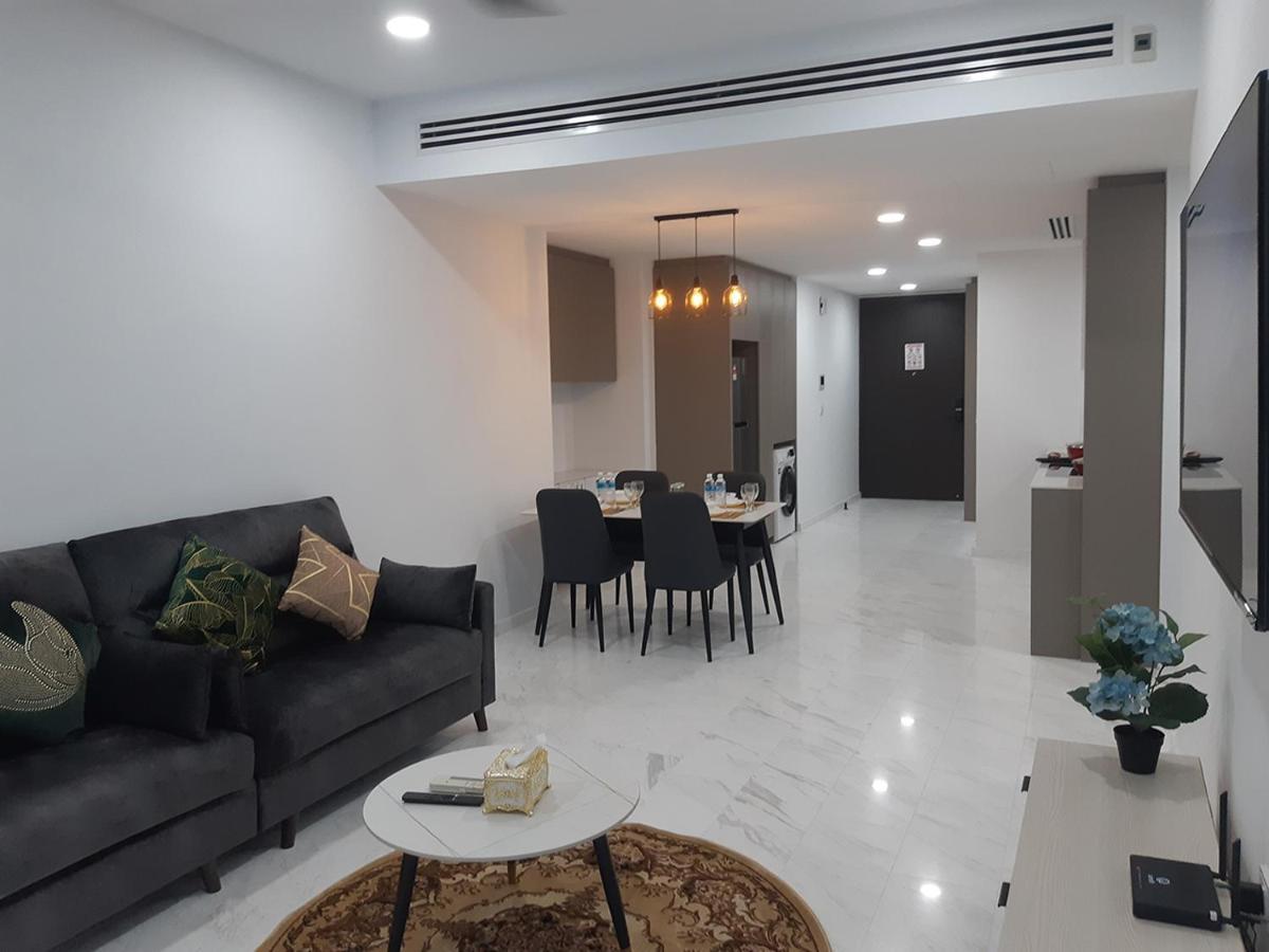 Astra @ Eaton Residences Kl Куала Лумпур Екстериор снимка