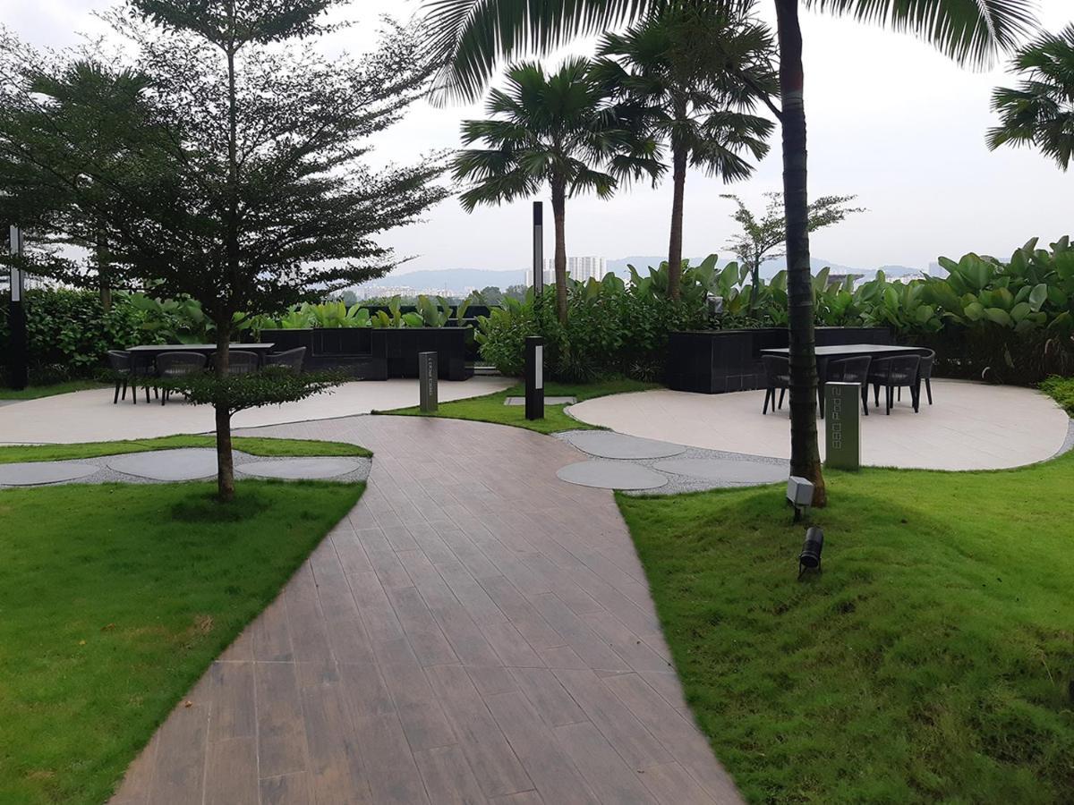 Astra @ Eaton Residences Kl Куала Лумпур Екстериор снимка