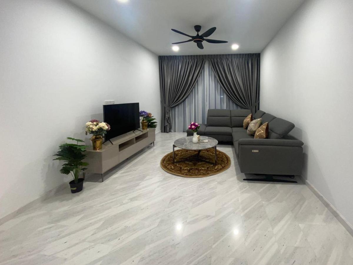 Astra @ Eaton Residences Kl Куала Лумпур Екстериор снимка
