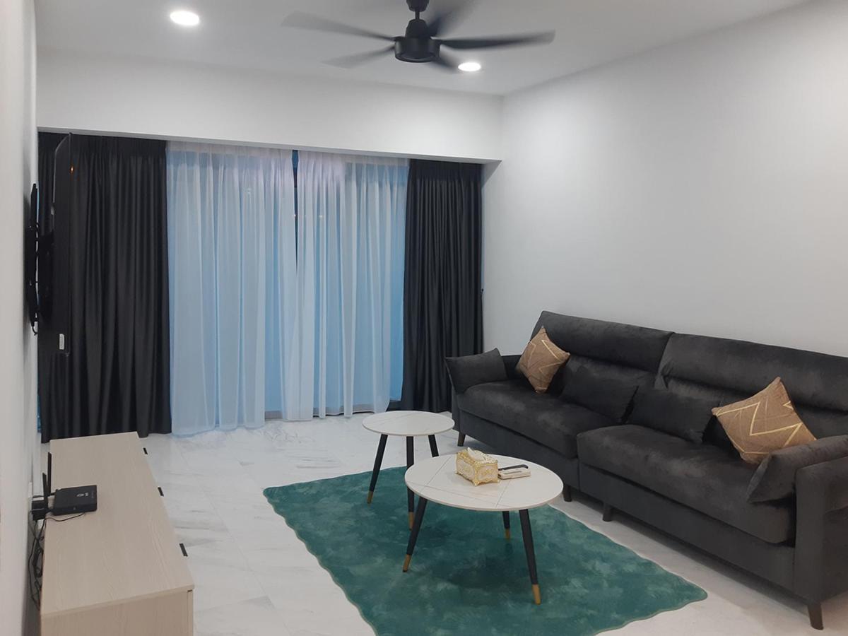 Astra @ Eaton Residences Kl Куала Лумпур Екстериор снимка