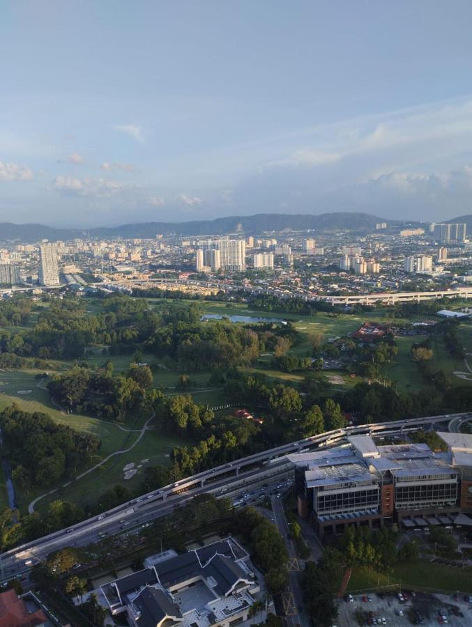 Astra @ Eaton Residences Kl Куала Лумпур Екстериор снимка