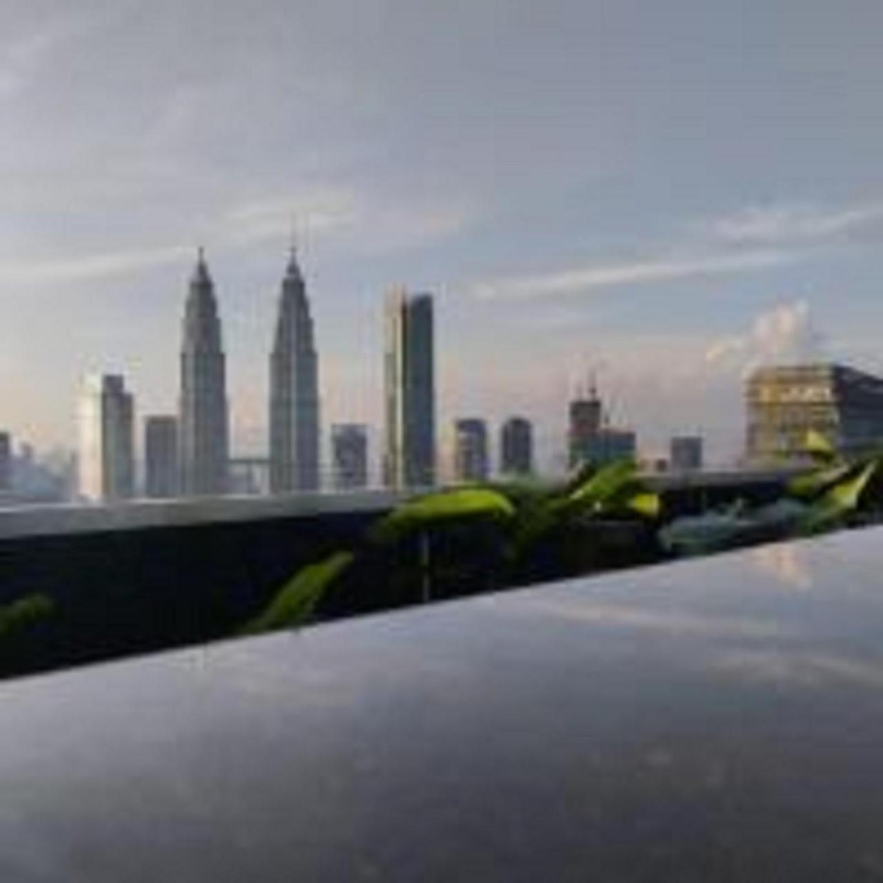 Astra @ Eaton Residences Kl Куала Лумпур Екстериор снимка