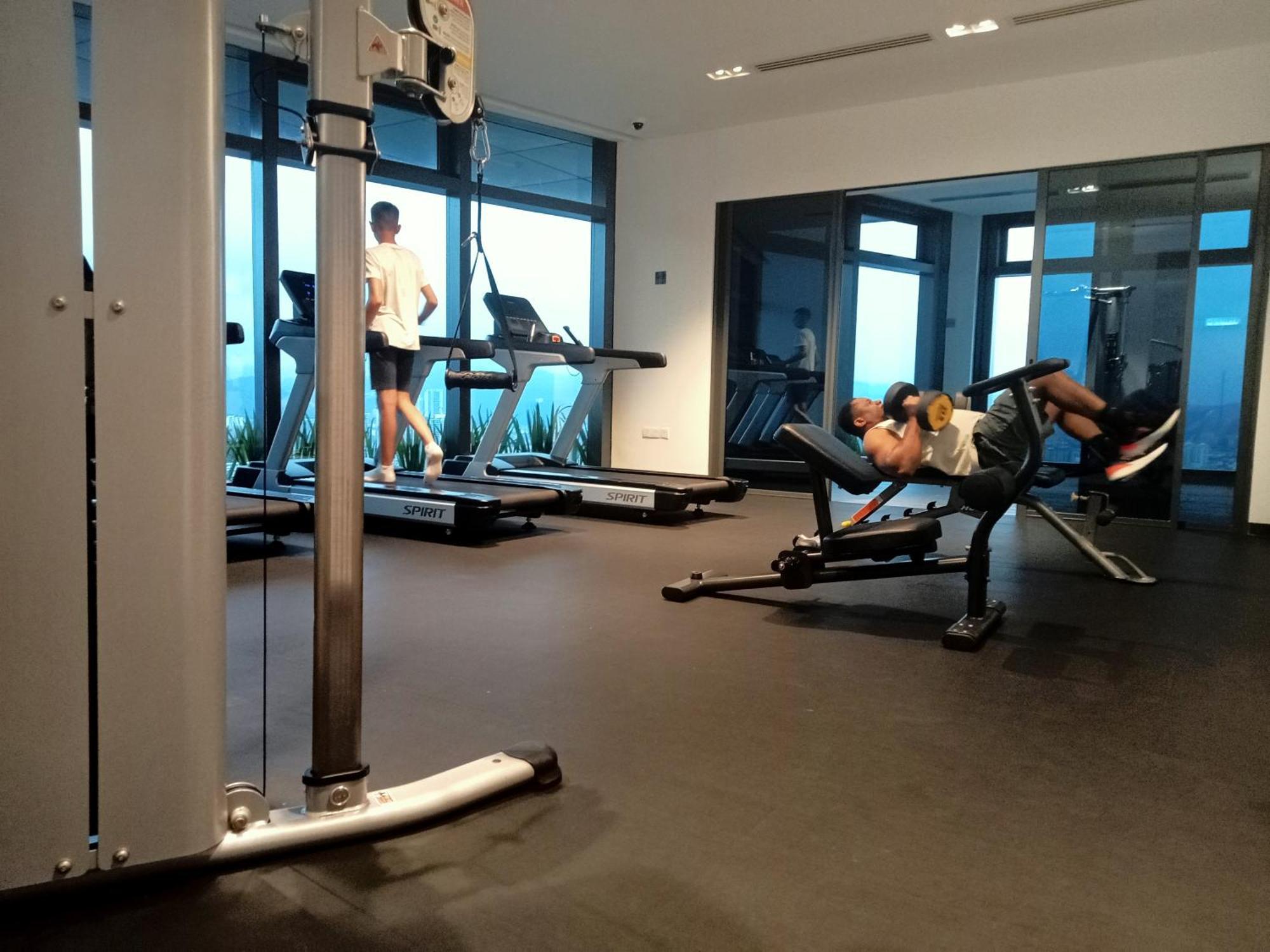 Astra @ Eaton Residences Kl Куала Лумпур Екстериор снимка